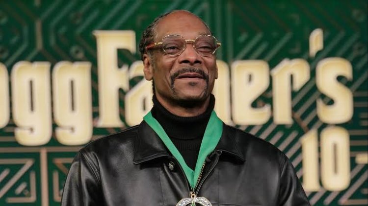 At 52, Snoop Dogg Announces He Is Quitting Smoking