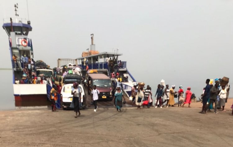 Pontoon Ferrying Passengers In Afram Plains Hail Station Officer For Bringing Transformation To  Ferry Services From Ekye Amanfrom To Adawso
