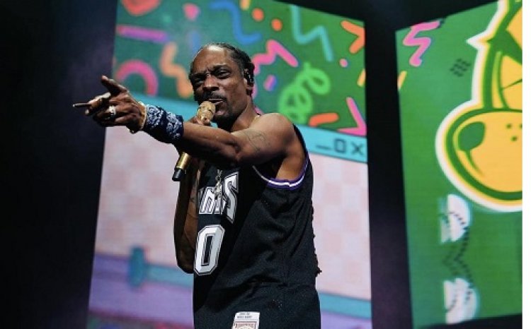 Despite receiving 16 nominations and never taking home a trophy, Snoop Dogg criticizes the Grammy Awards
