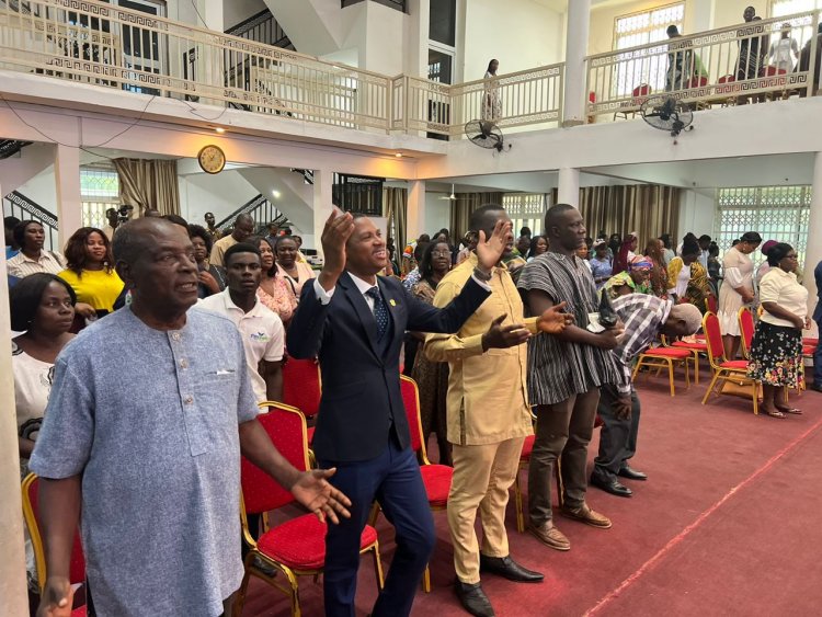 Sosu Demonstrates Gospel Singing Skills — When He Storms 7 Churches At Madina With 24-Hour Economy Education