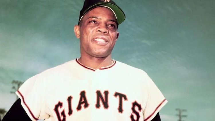 Tributes paid to 'true giant' of baseball, Willie Mays