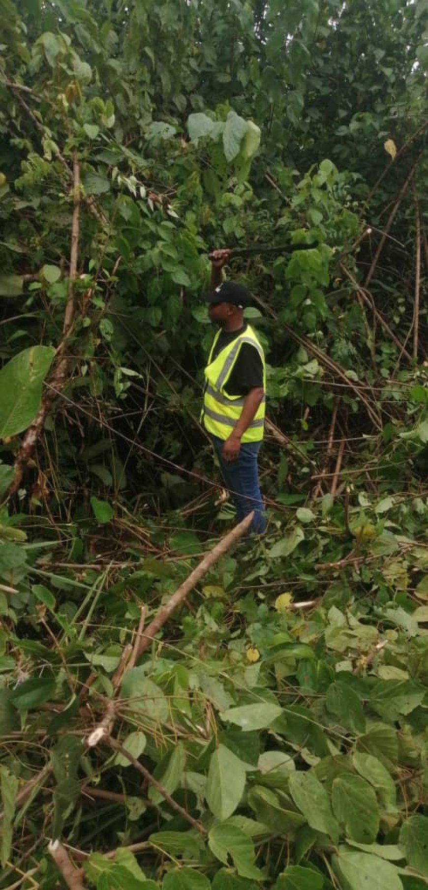 MCE Sebastian Obeng Tours Ongoing Nkronua-Merewa Road Project---Promises Timely Delivery