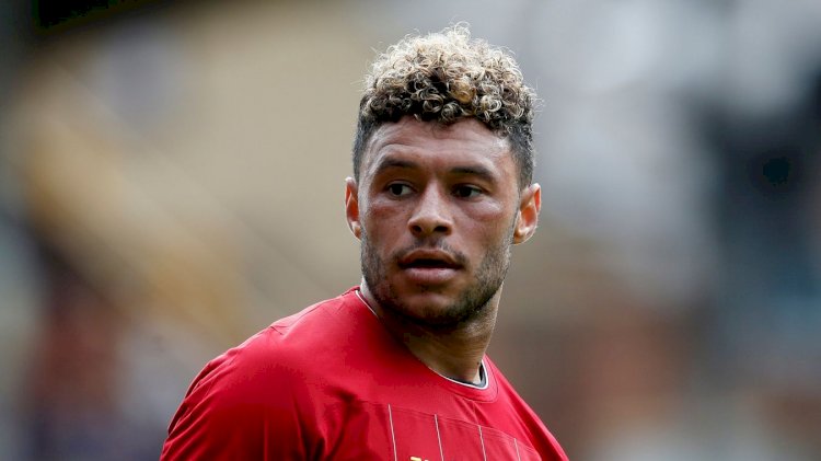 Firmino and Henderson BENCHED; Chamberlain STARTS with Origi in Liverpool's early kickoff against Newcastle at Anfield