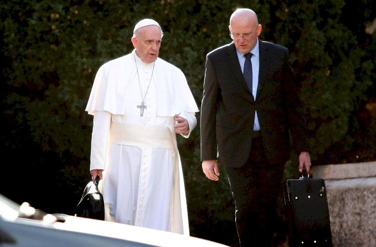 Pope's bodyguard resigns over new financial leaks scandal