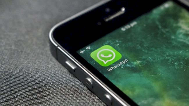 WhatsApp is getting not one, but two dark modes