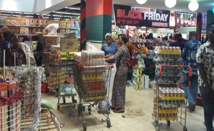 Black Friday At Shoprite: Nigerians Storms Store To Buy Goods