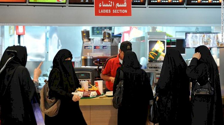 Saudi Arabia ends gender segregation at restaurants