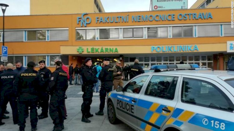 Four killed and two injured in Czech hospital shooting
