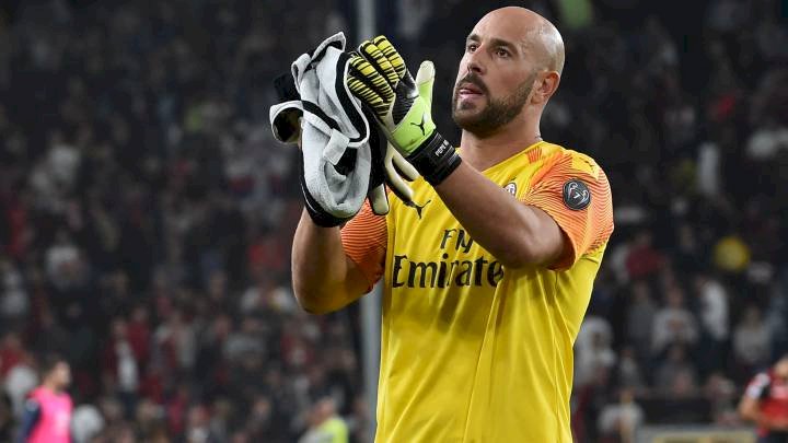 Pepe Reina to complete a loan move to Aston Villa