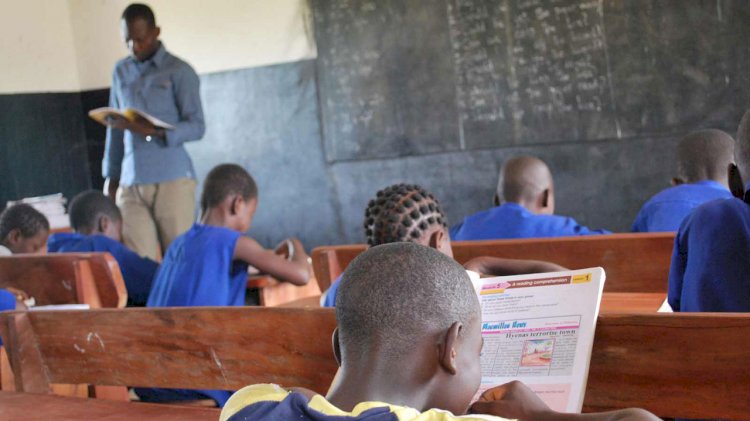 Kano State Bans Begging , Employs 8,000 Teachers