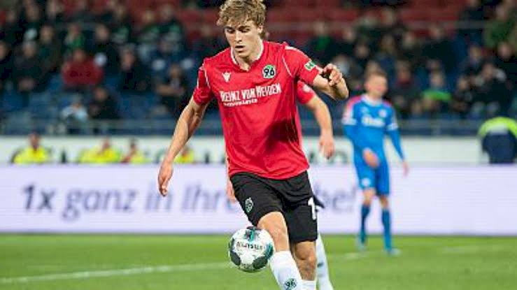 Hannover’s Timo Hübers Becomes the First Player to Test Positive for Coronavirus.