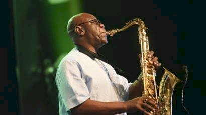 Manu Dibango: African saxophone legend dies of Covid-19.
