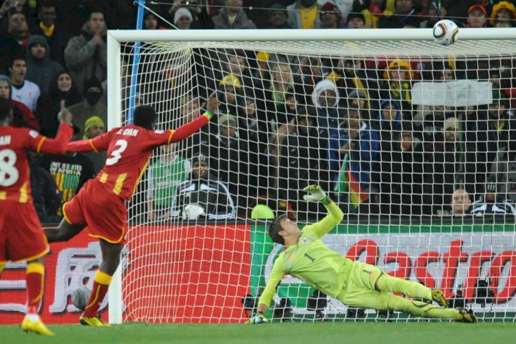 "Appiah took the ball and immediately handed the ball to Gyan` - Richard Kingston clears air on Ghana's World Cup penalty exit