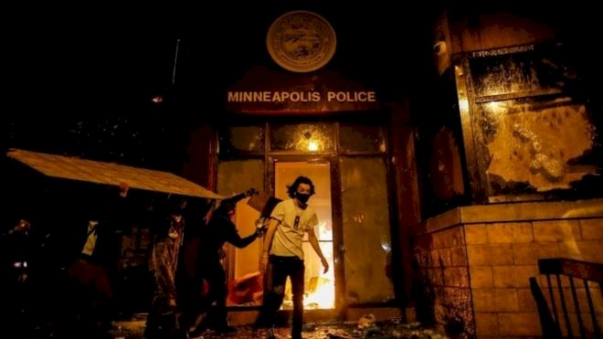 George Floyd: Protesters set Minneapolis Police Station Ablaze
