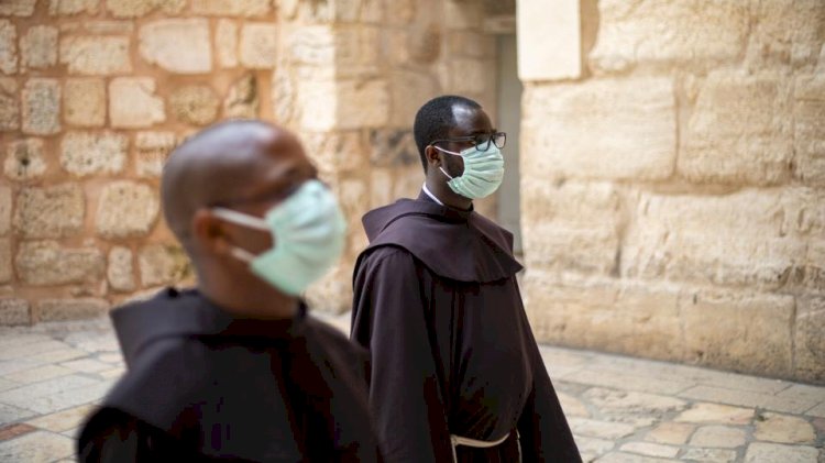 “One Hour per Session” Rule is to Prevent Long Wearing of Facemasks at Churches, Mosques – Information Minister