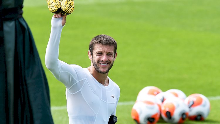 Lallana to extend his Liverpool deal