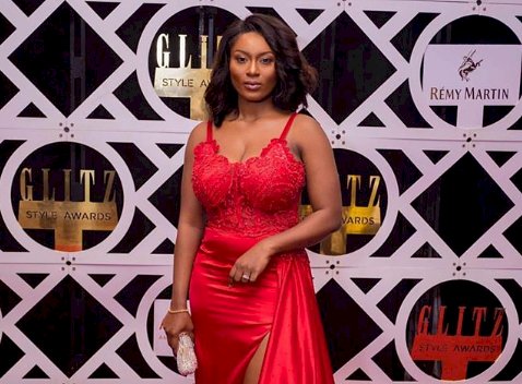 “Sarkodie and Myself have arrived in Ghana” - Tracy Sarkcess’s fake account