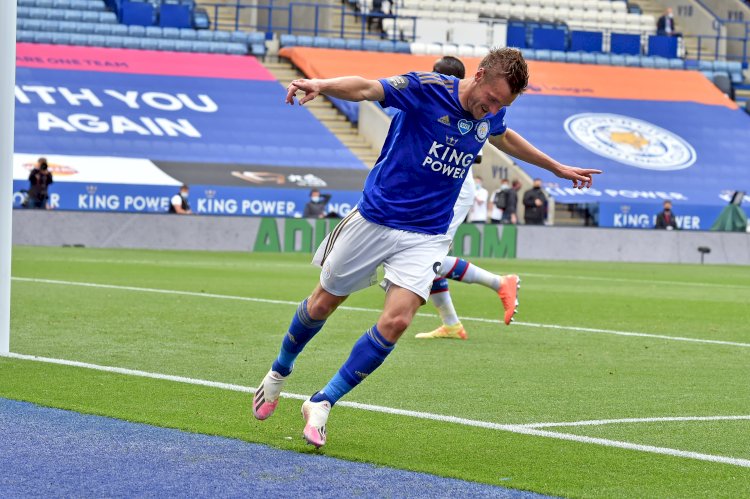Vardy pursues Golden Boot after brace against Palace