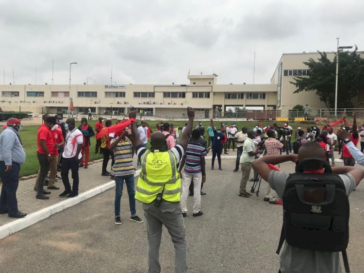Airport Workers Demonstrate Over alleged Attempts to Privatize Company