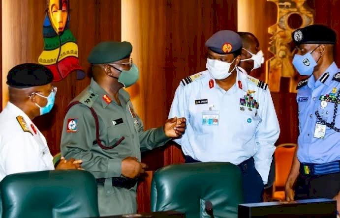 Insecurity: Nigerian Senate Asks Service Chiefs To 'Step Aside'