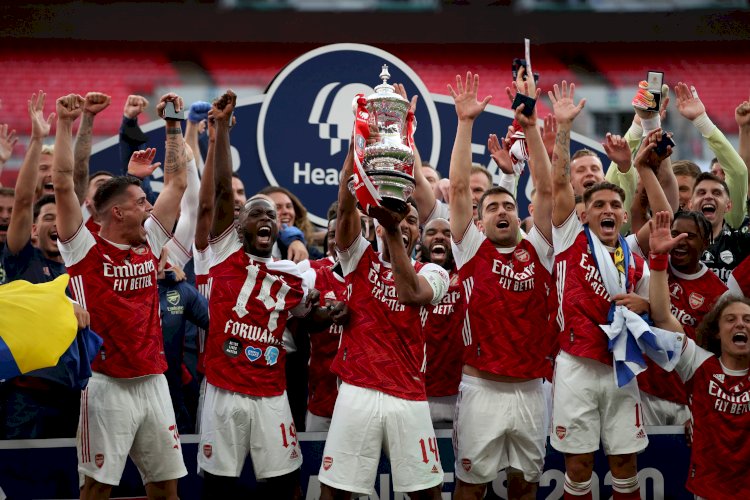 Arsenal wins FA Cup trophy