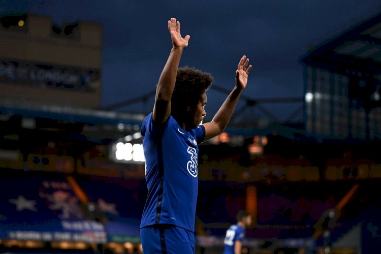 Willian offered three-year lucrative contract by Arsenal