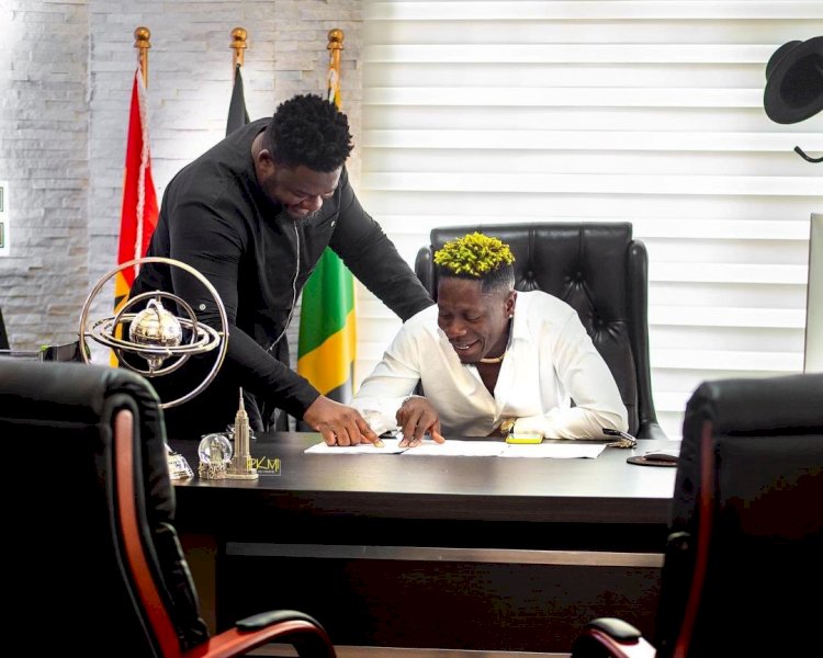 Shatta Wale stays neutral between the NPP and NDC, promises to support the victorious party