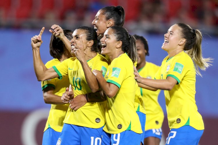 Brazilian Football equals pay between men and women's football