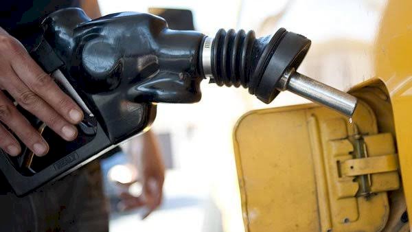 Federal Govt Commences Full Deregulation, Discards Petrol Price Band