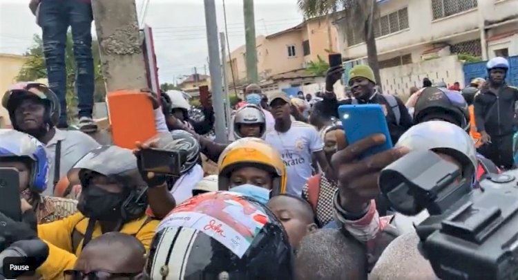 Video: Okada riders swamp station to meet Mahama