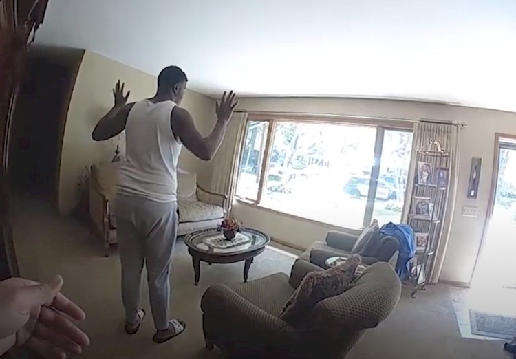 Black Man Sues entire city after white neighbours thought He was breaking into his own house
